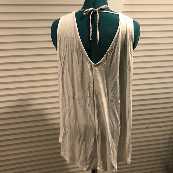 Women’s Blouse - Picture 2 of 3